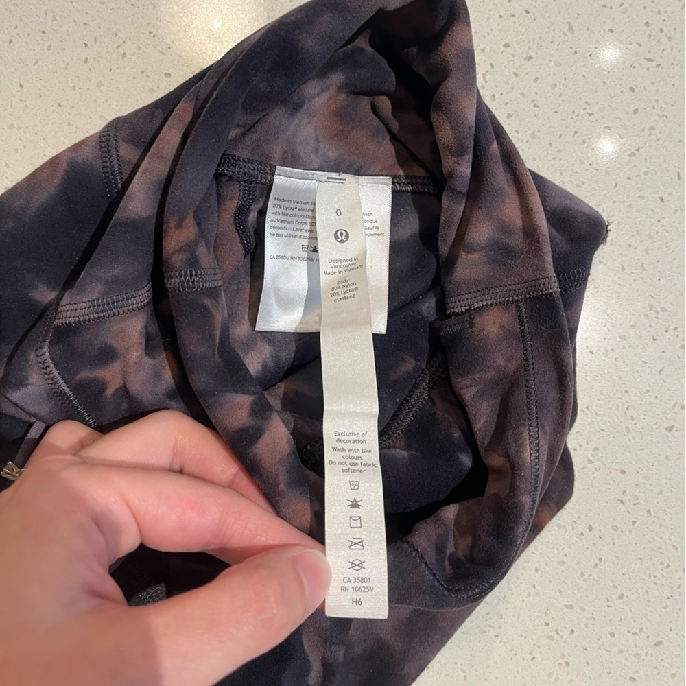 Lululemon Align Short 8" in Diamond Dye Graphite Grey Pink Pastel Size 0 - Picture 9 of 9